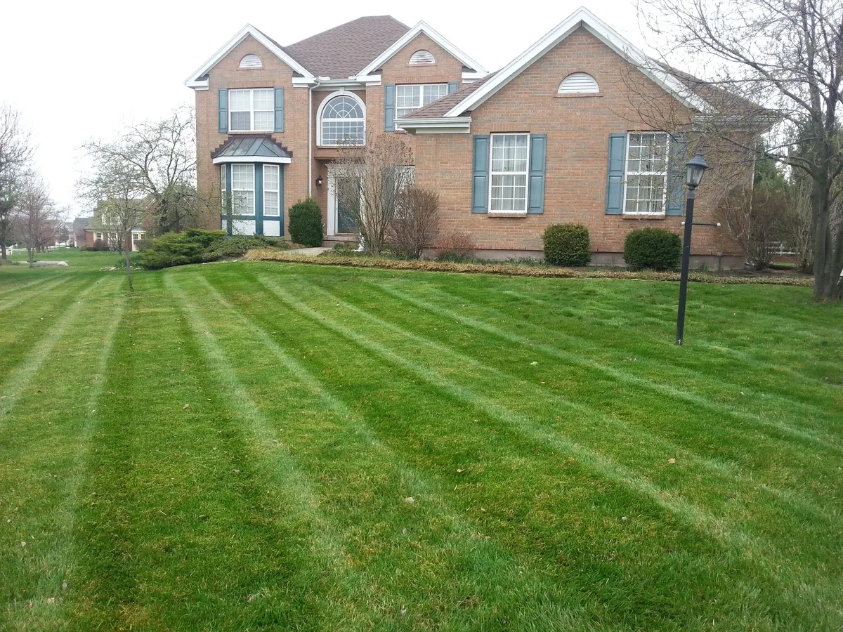 Front yard in Centerville, Ohio maintained by Turf Team Lawn Care